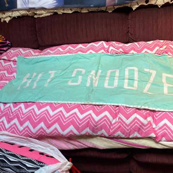 VS PINK BODY PILLOW-HIT SNOOZE - Picture 1 of 5